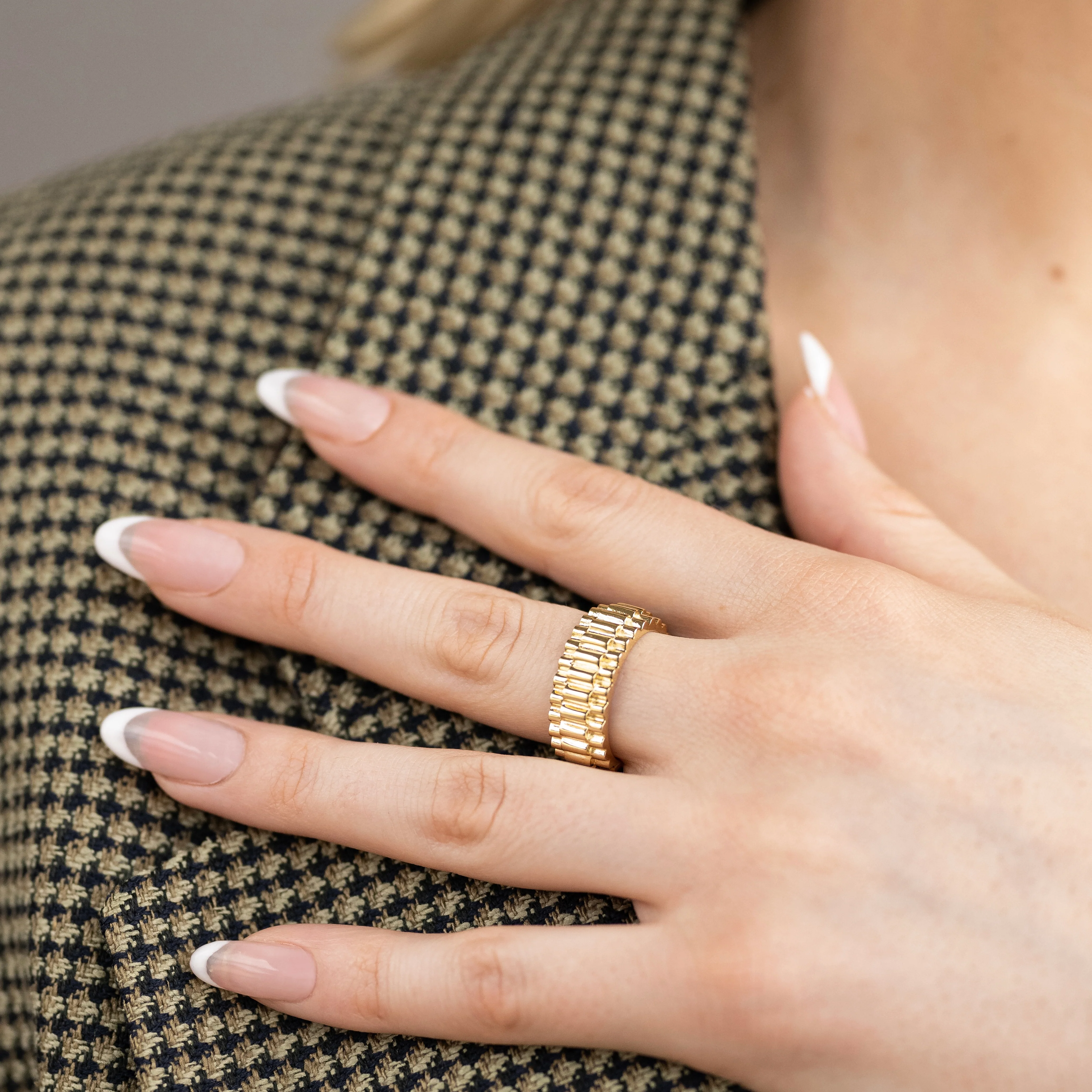 Gold Staple Link Ring