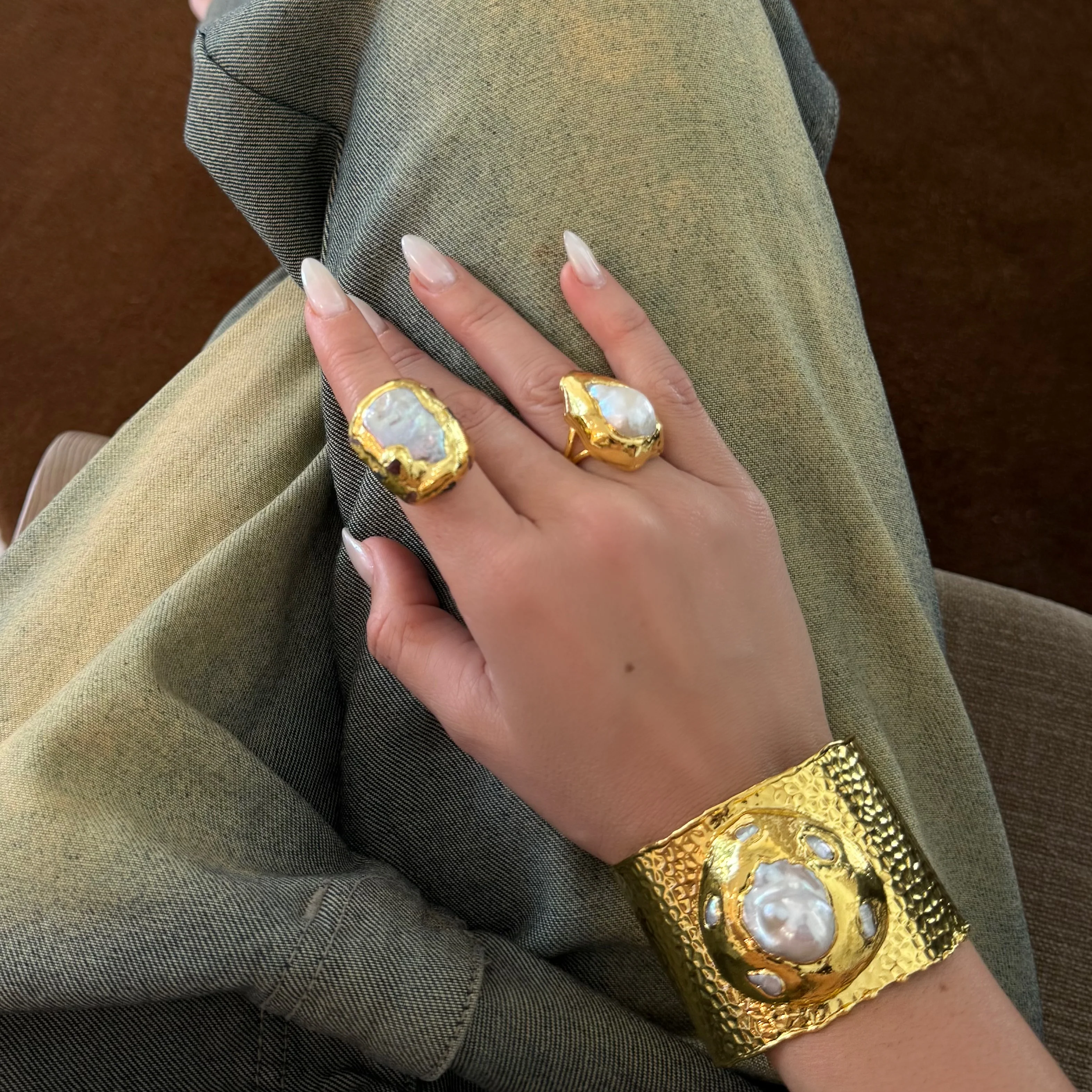 Left Gold Melting Square Ring