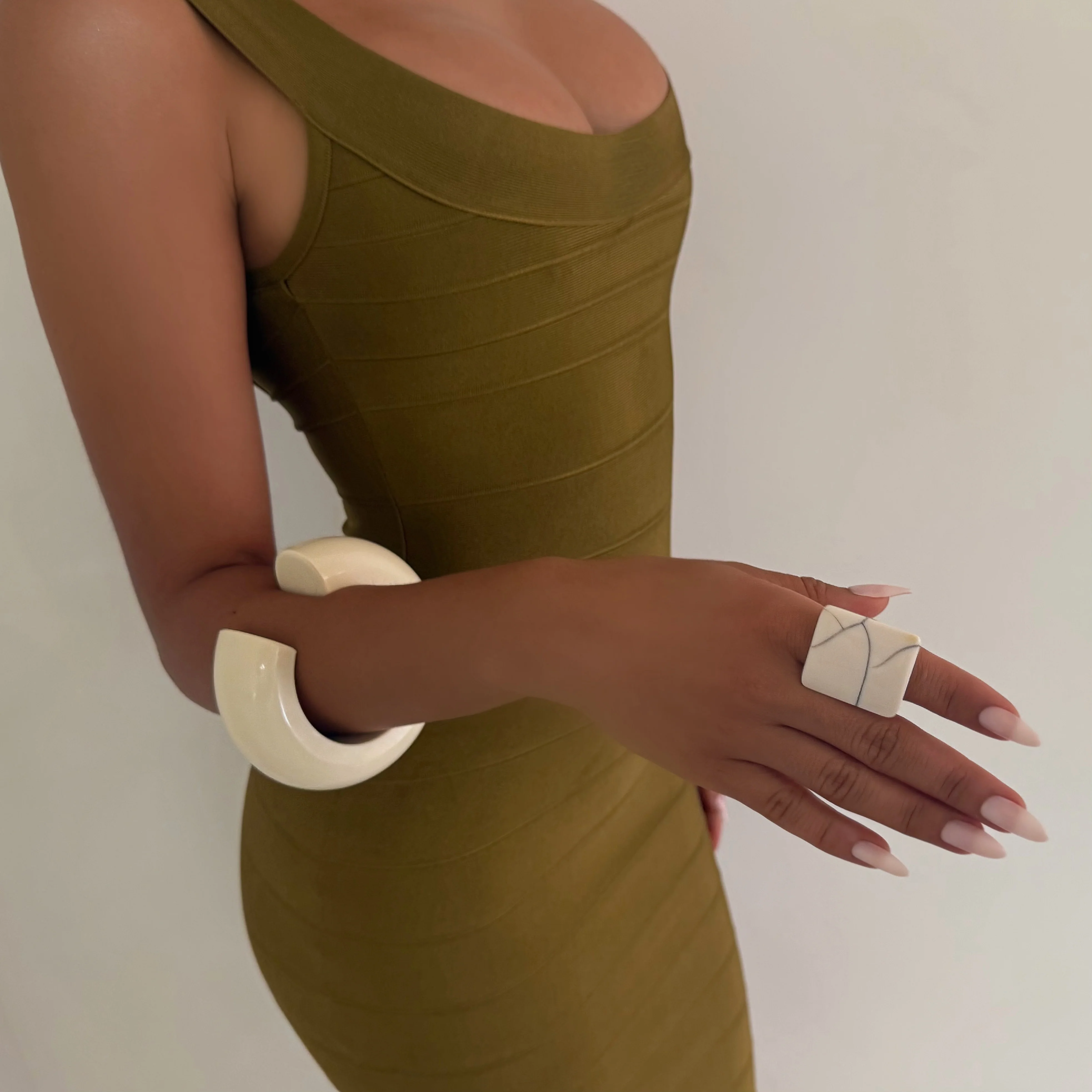 Retro Jumbo Nude Bangle - Image 2