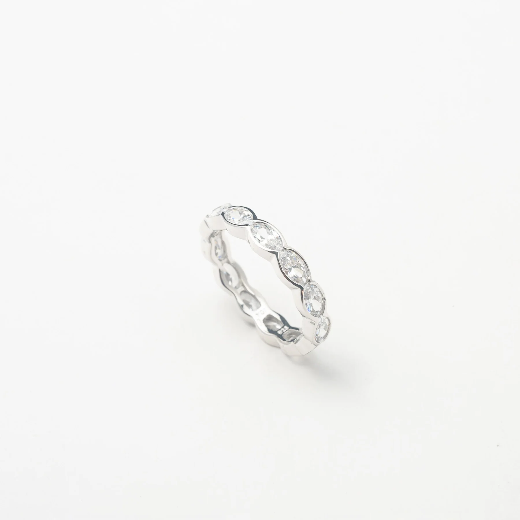 Simplistic Icy Band