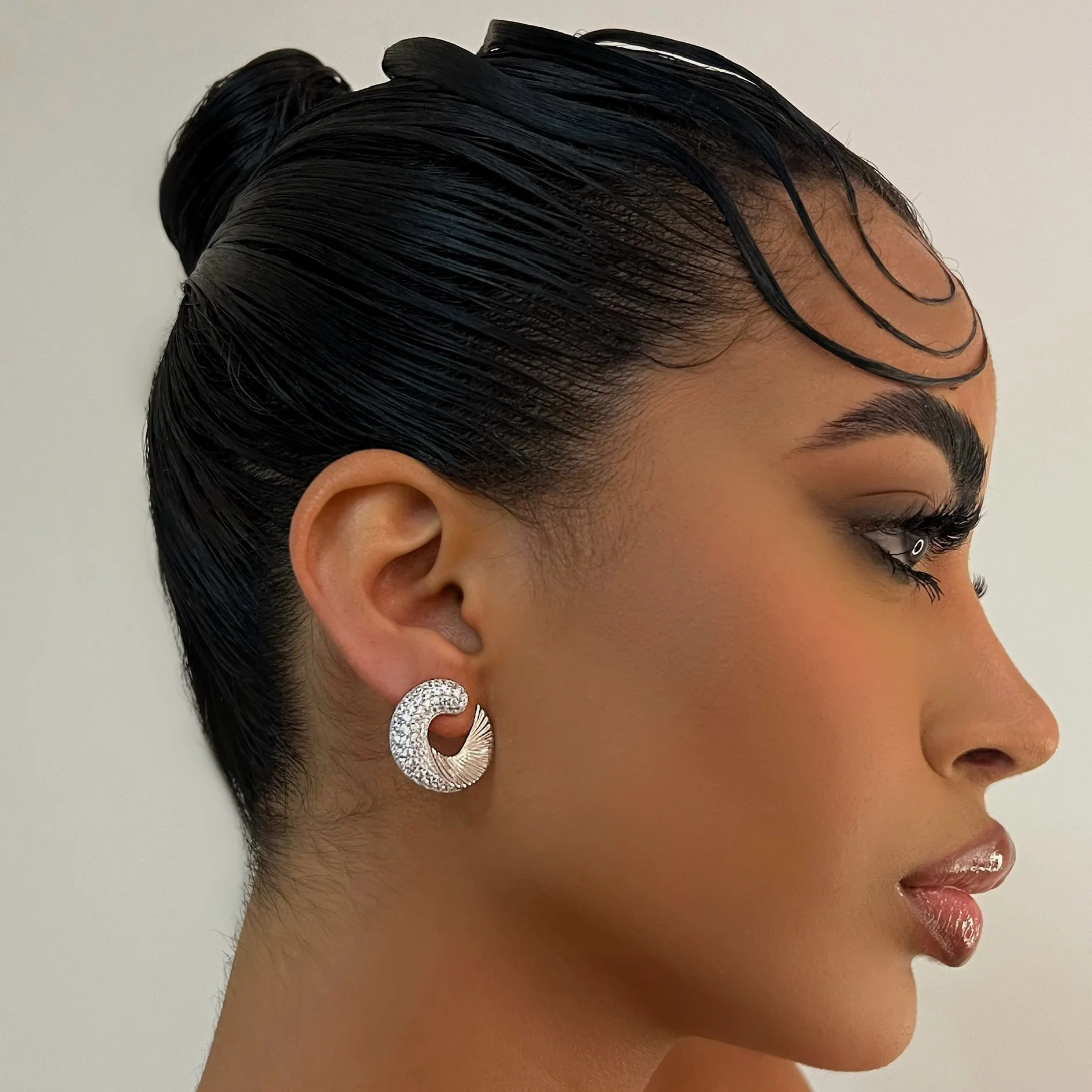 The 925 Vintage Crystal Swirl Hoop
