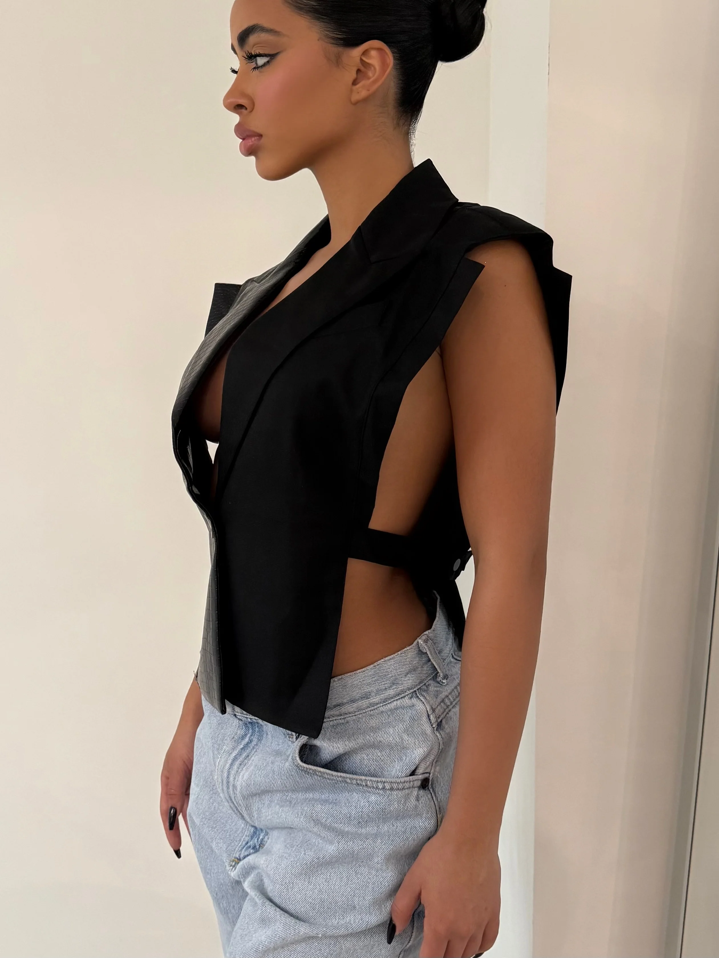 The Black BP Vest - Image 2