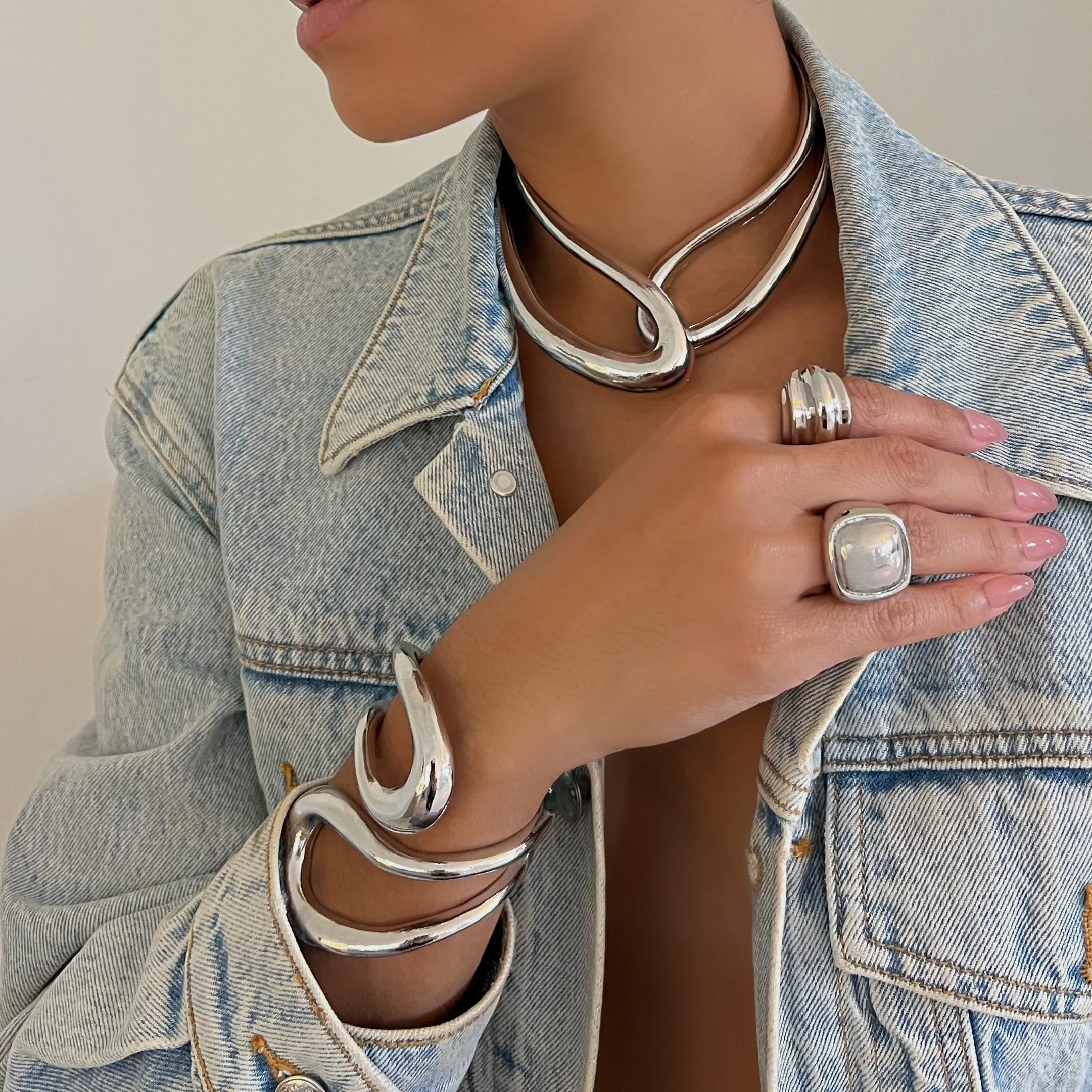 The Chrome Twist Set