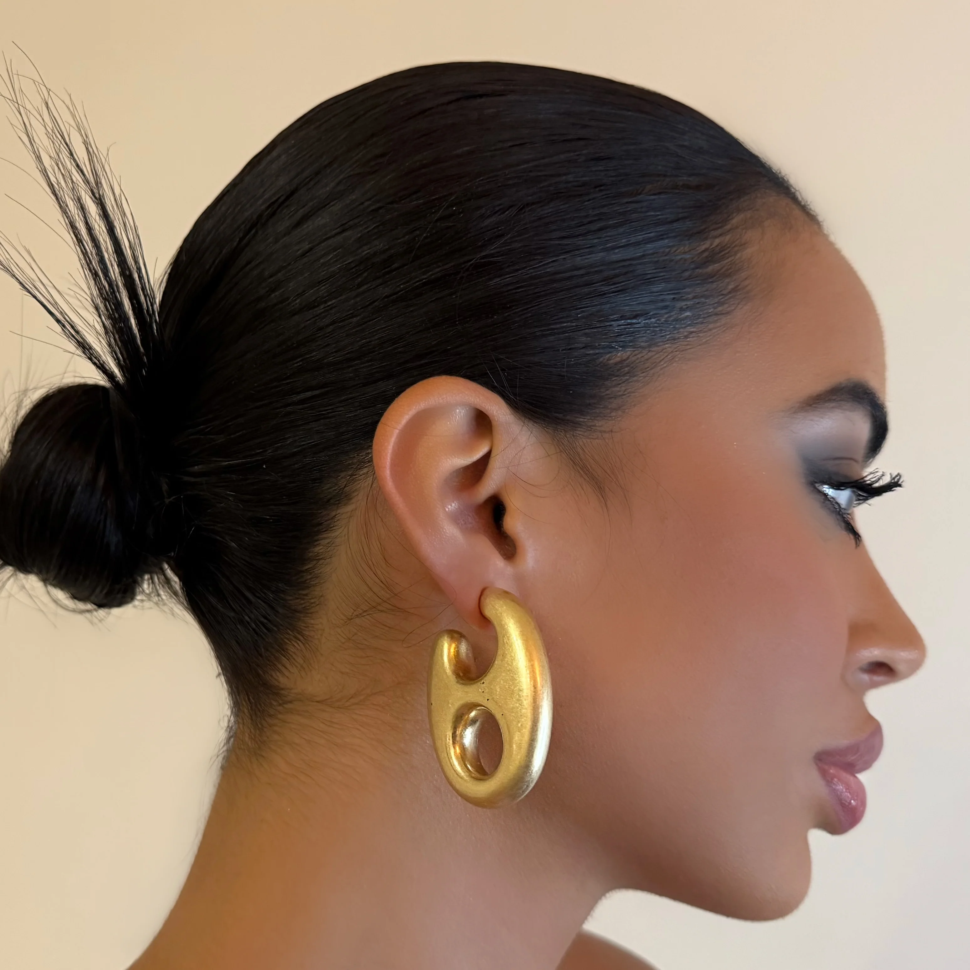 The Gold Links Hoop