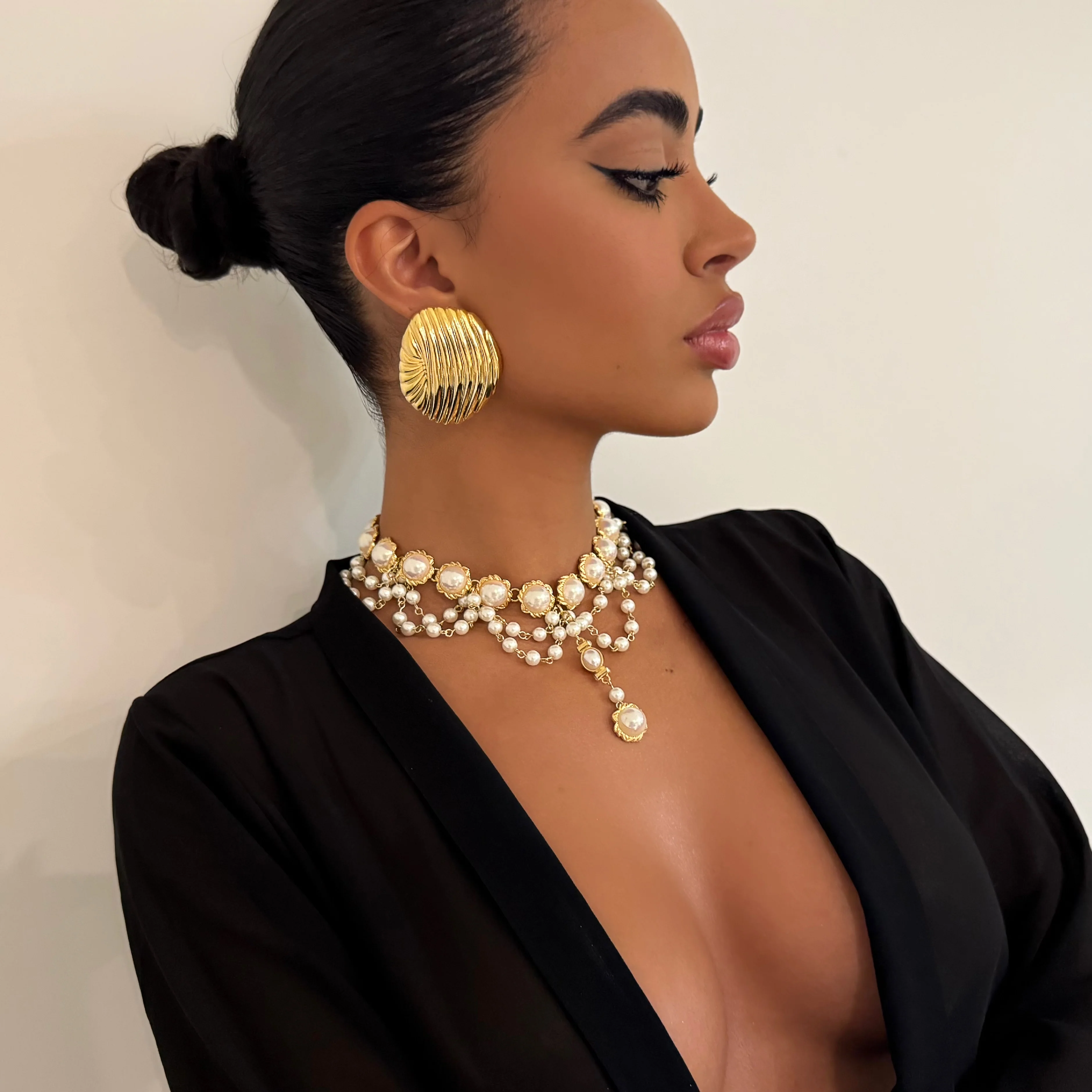 The Gold Pearl Choker