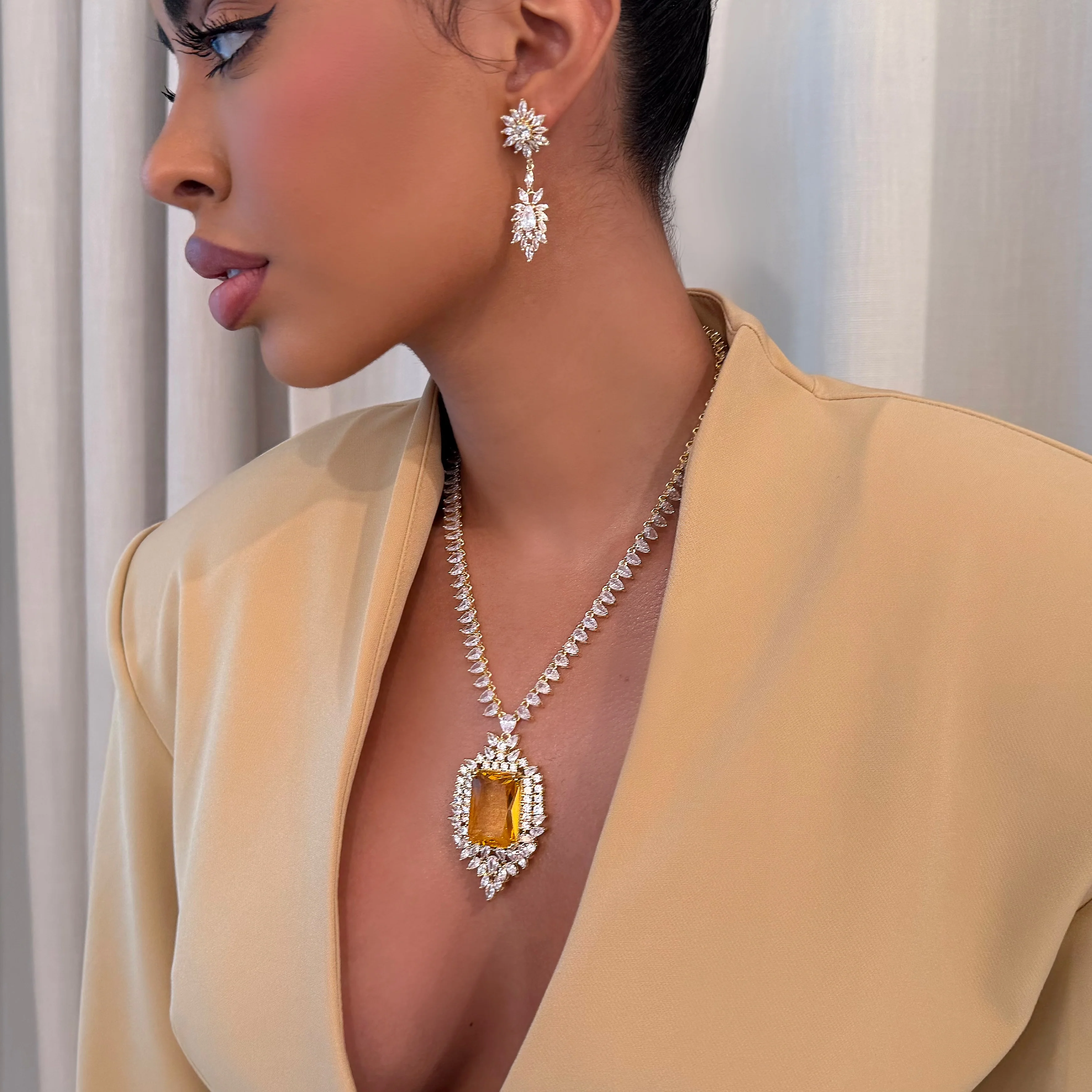 The Queen Canary Necklace Earring Set - Image 2