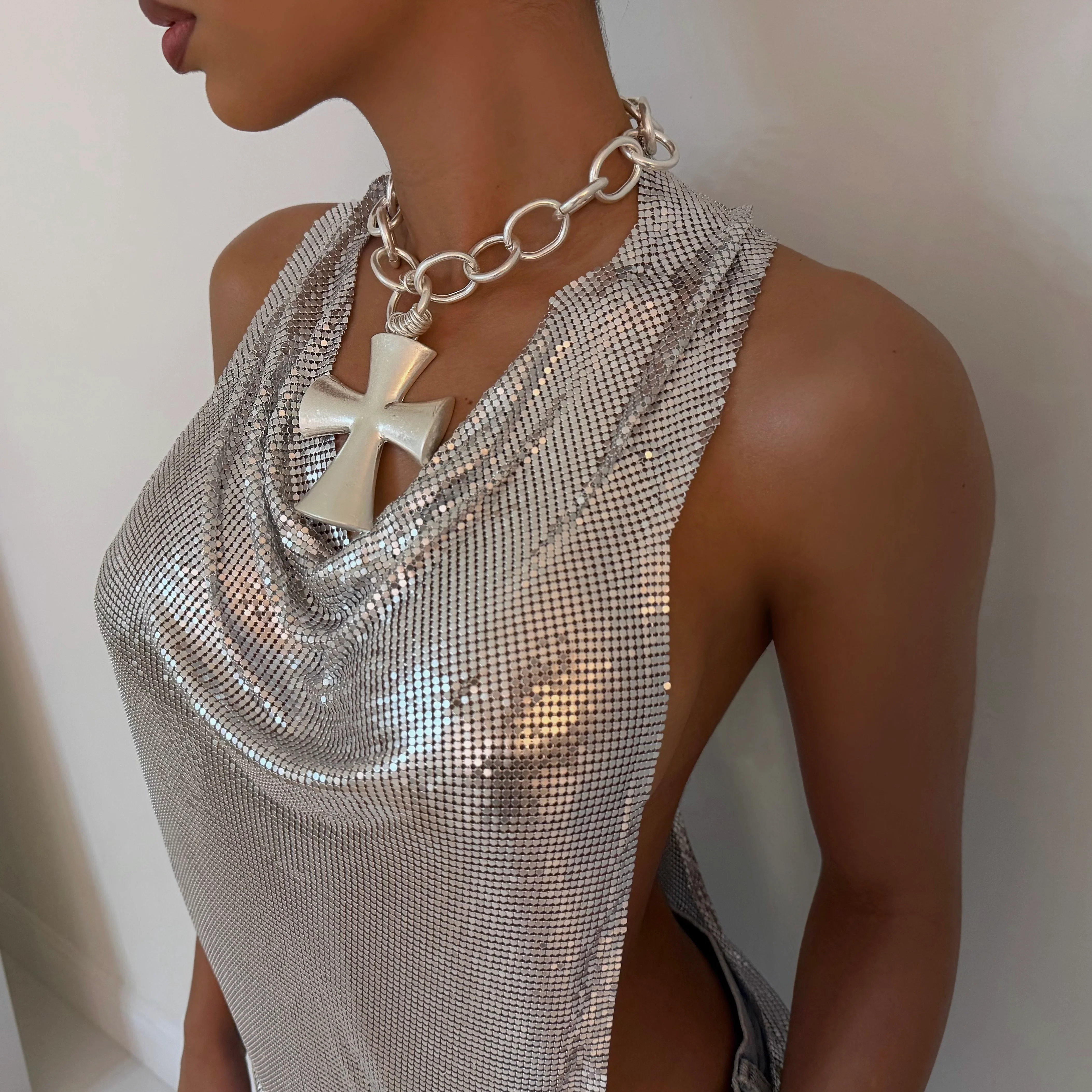 The Rope Cross Necklace