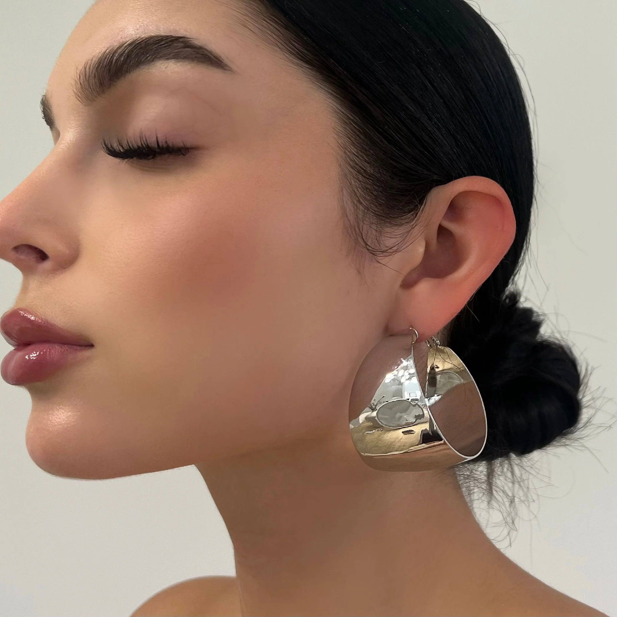 The Solid Large Hoops Earrings
