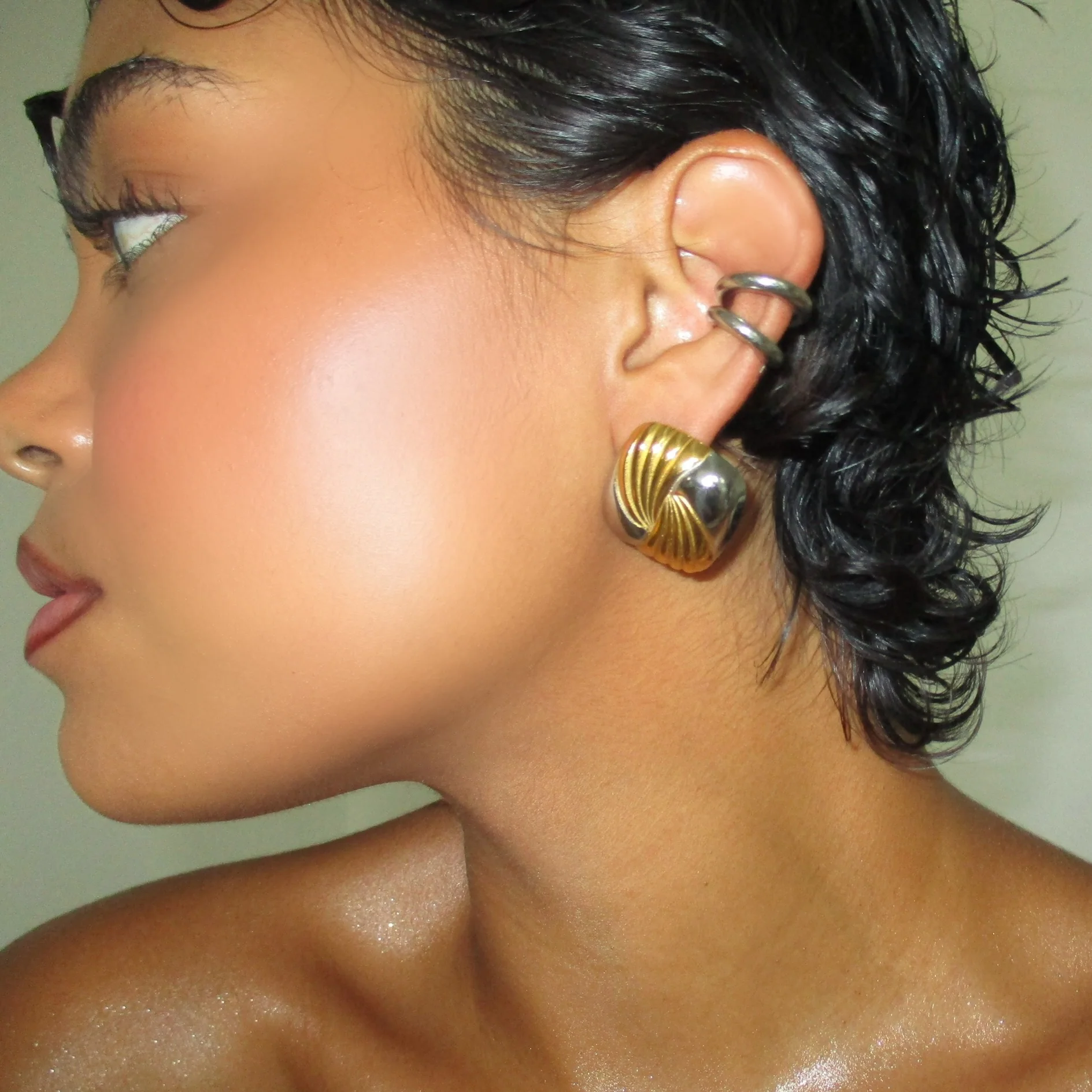 The Two Tone Swirl Stud - Image 2