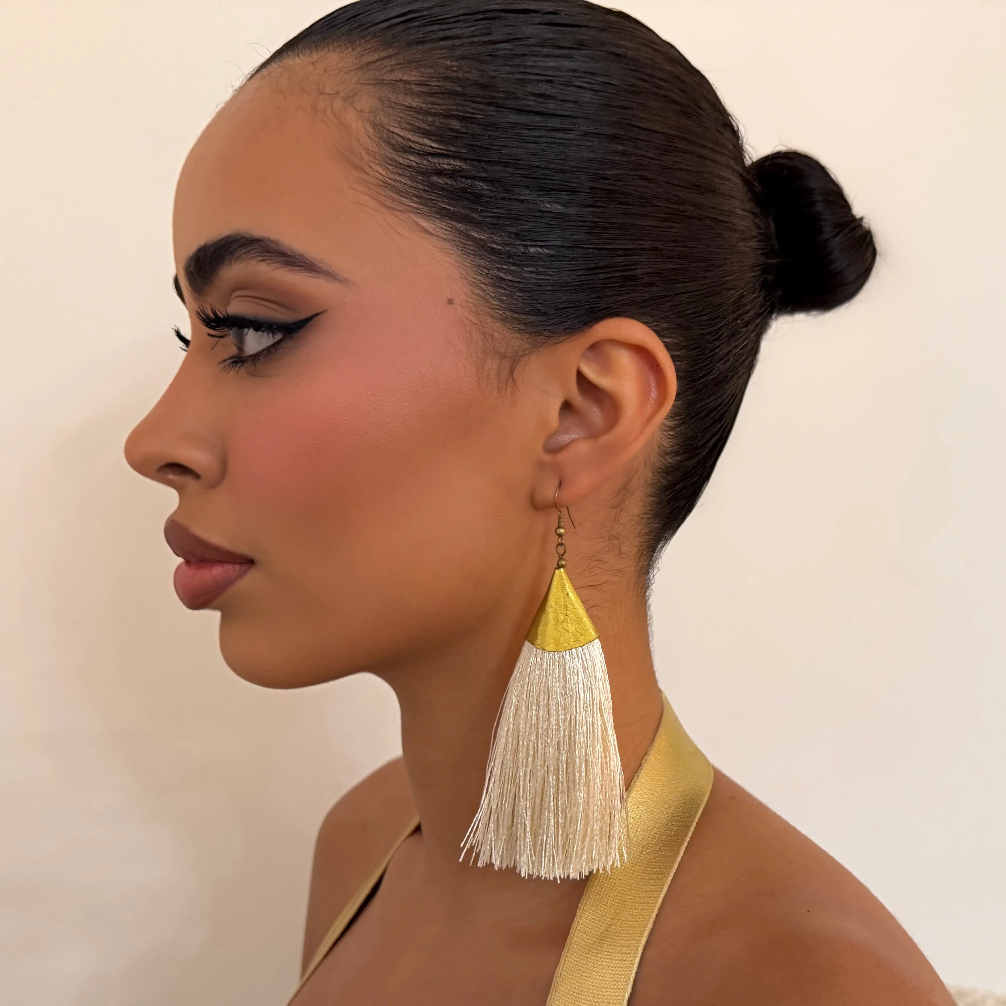 The White Fringe Drop