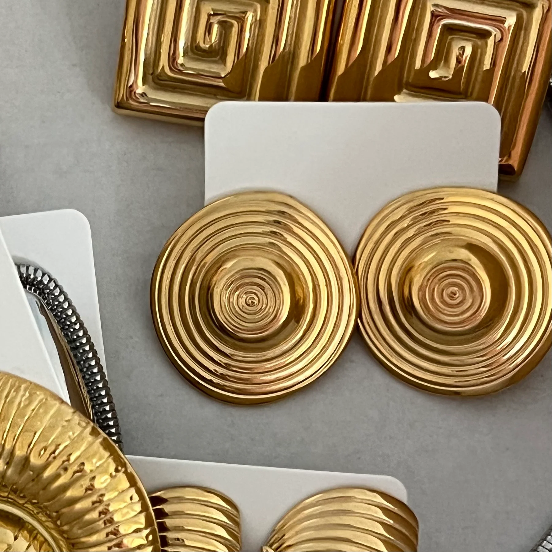 The Gold Disk Earrings - Image 2