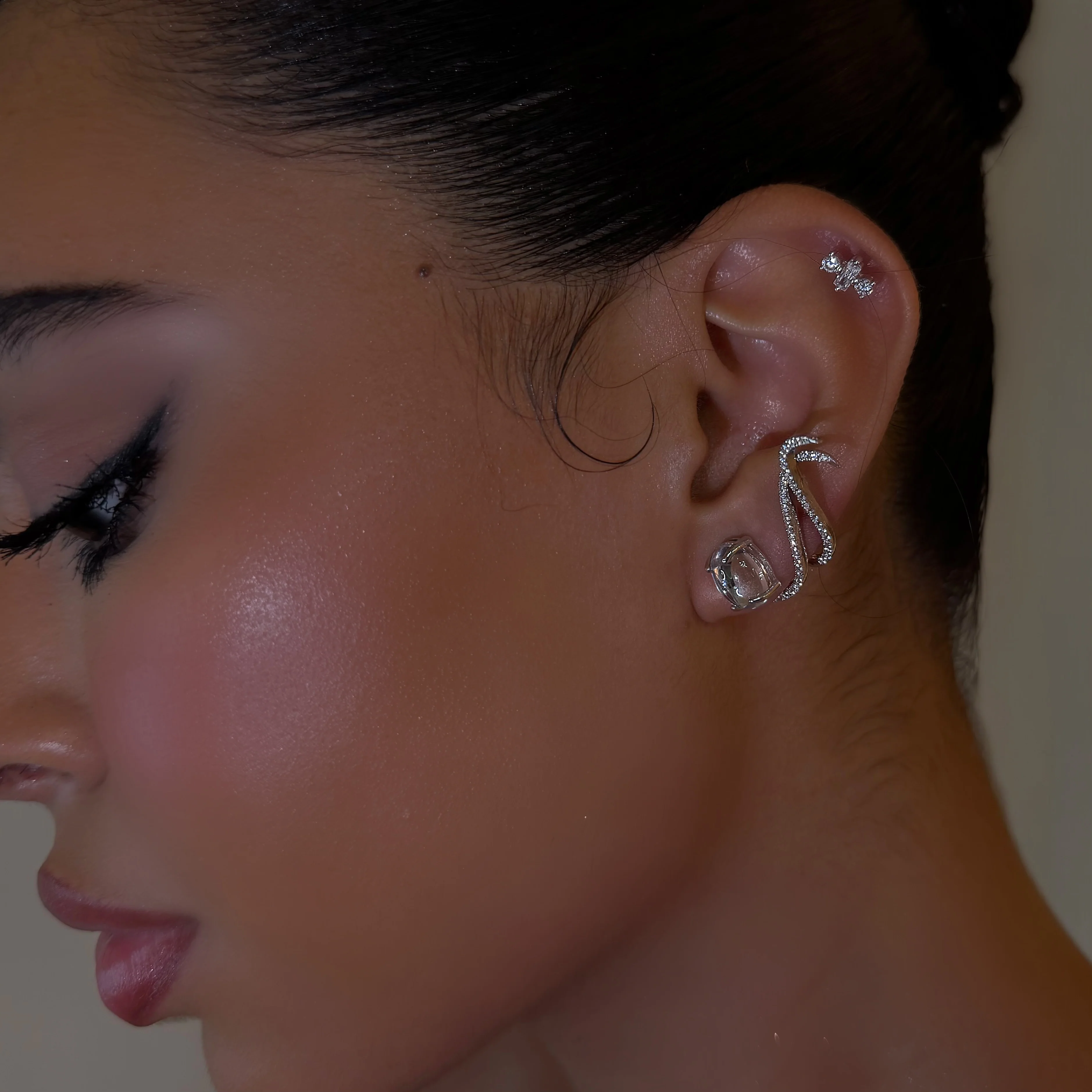 White Crystal 3D Stud